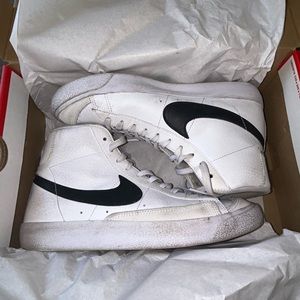 NIKE BLAZERS MID ‘77